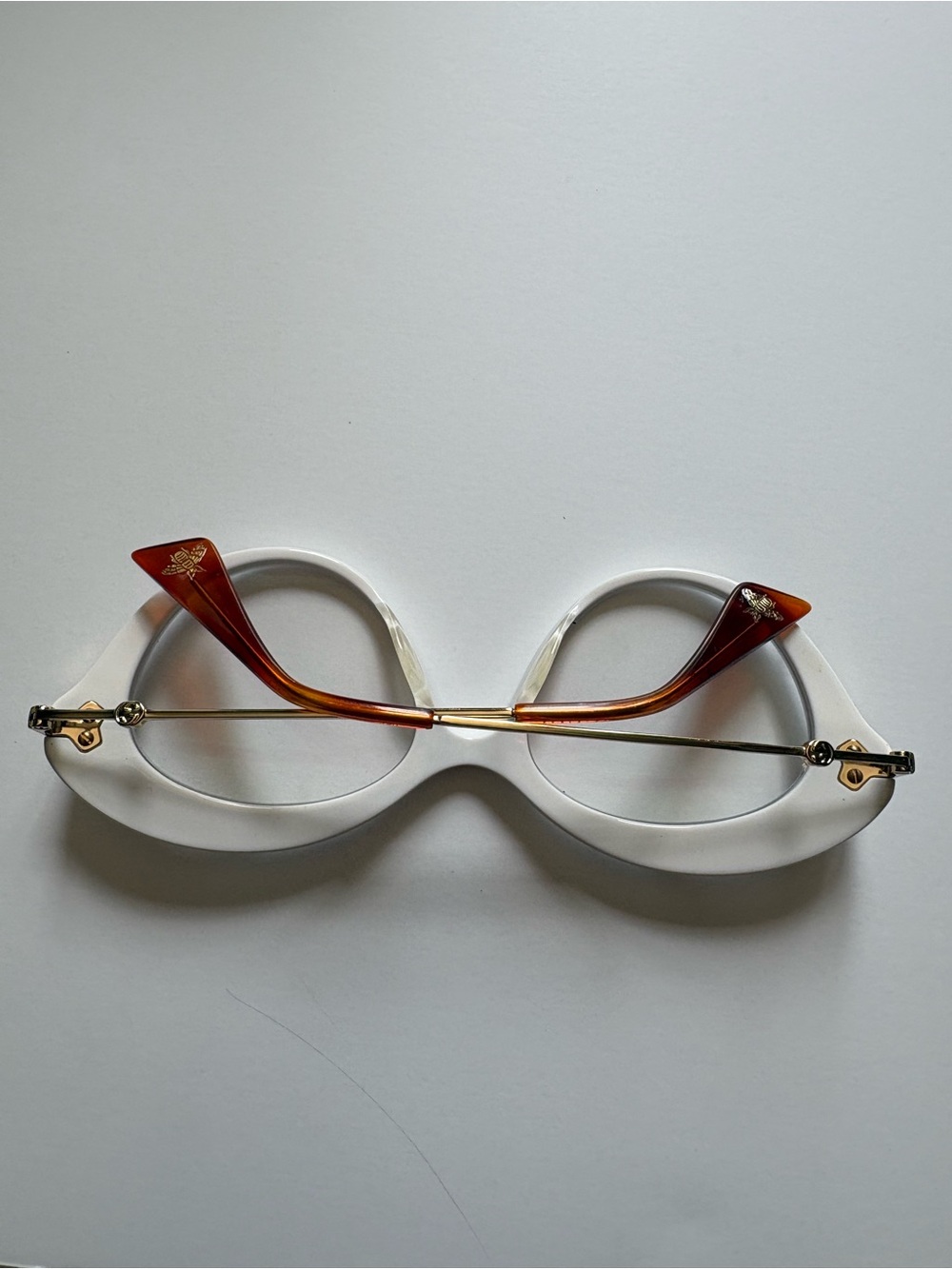 Gucci Glasses - Picture 3 of 16